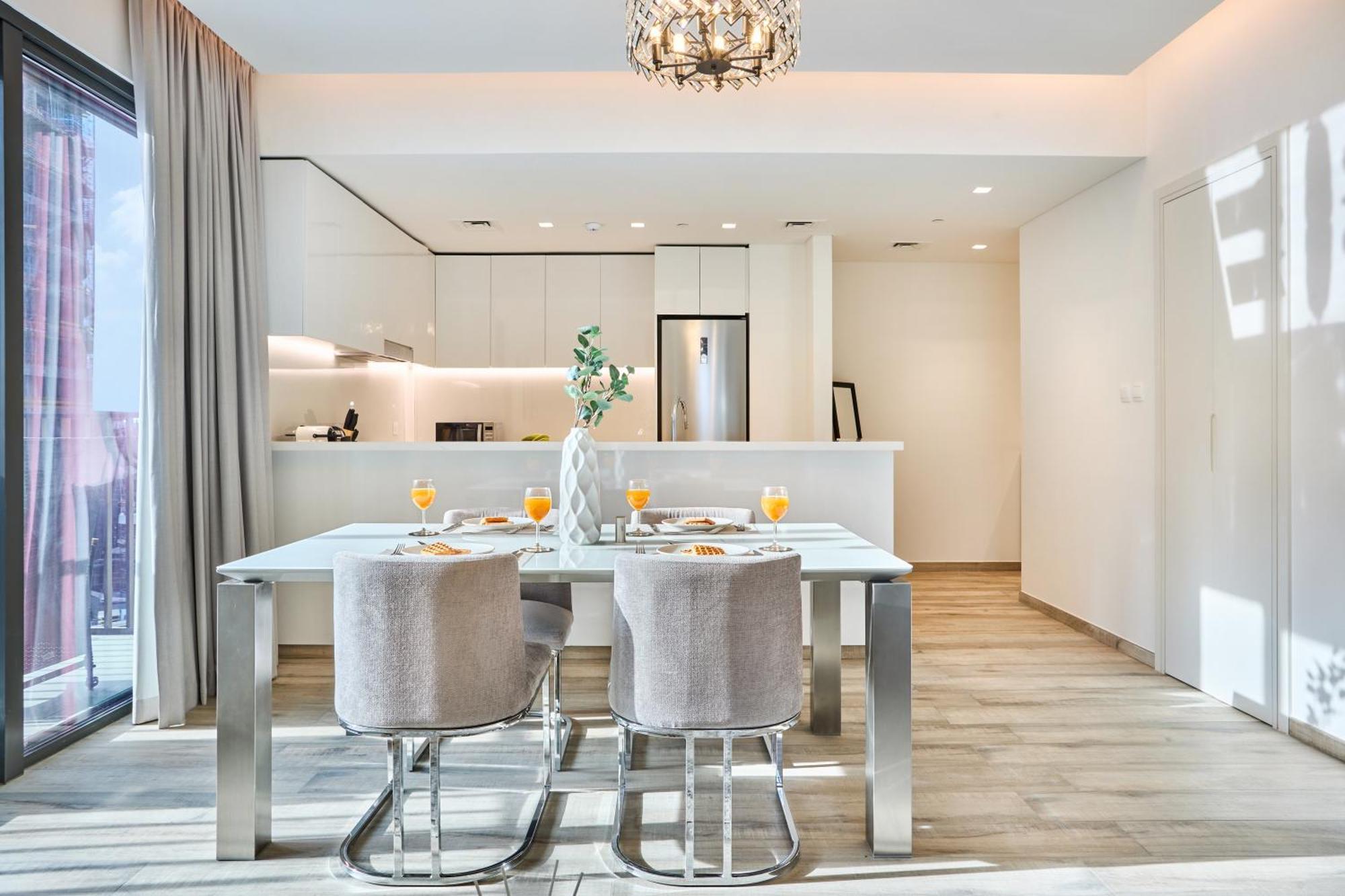 Bright And Modern In Business Bay With Two Balconies, Pool, Gym, Free Parking And Self Check In, Sleeps Up To Four, By Stayfinity *