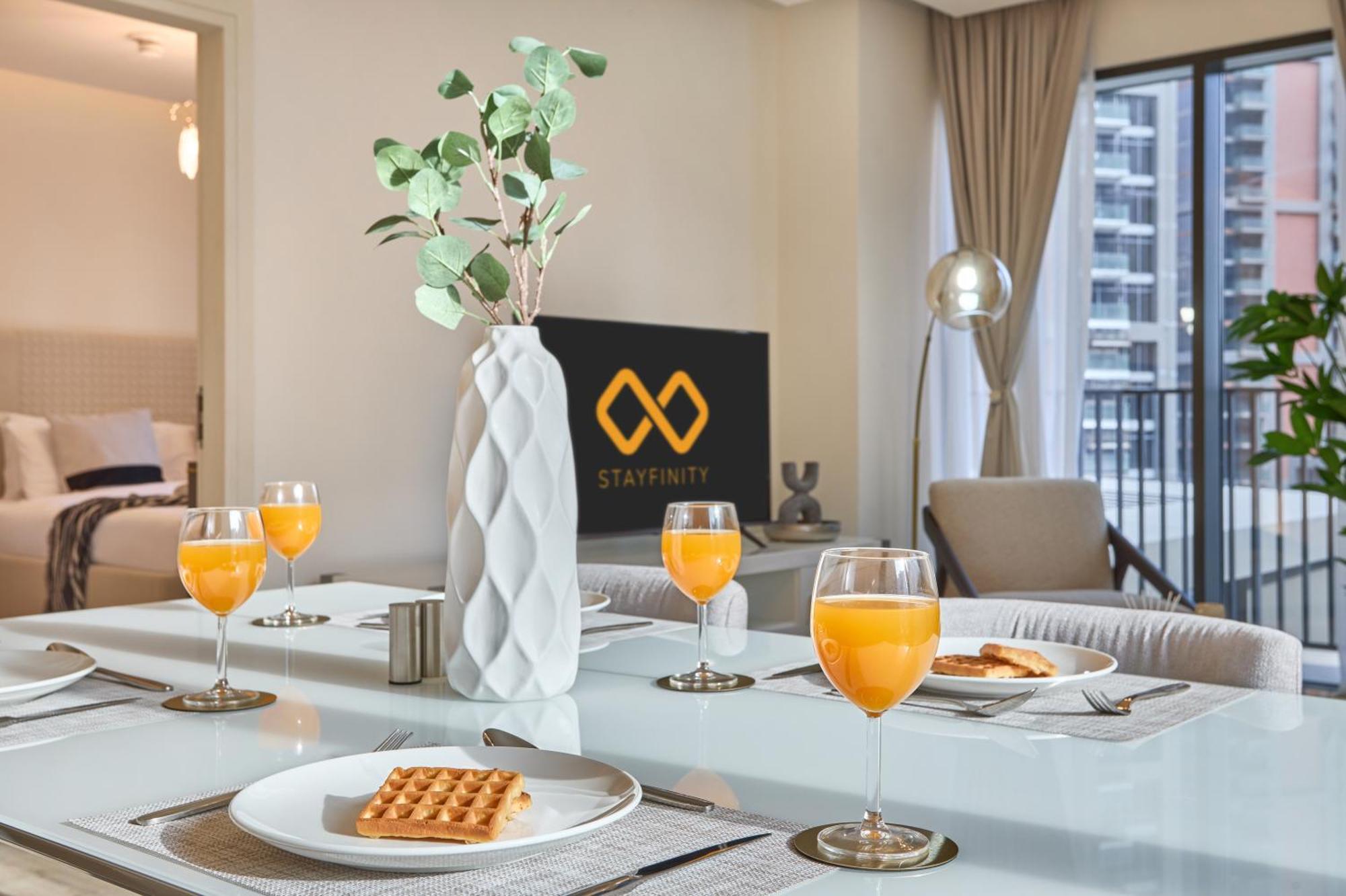 Bright And Modern In Business Bay With Two Balconies, Pool, Gym, Free Parking And Self Check In, Sleeps Up To Four, By Stayfinity