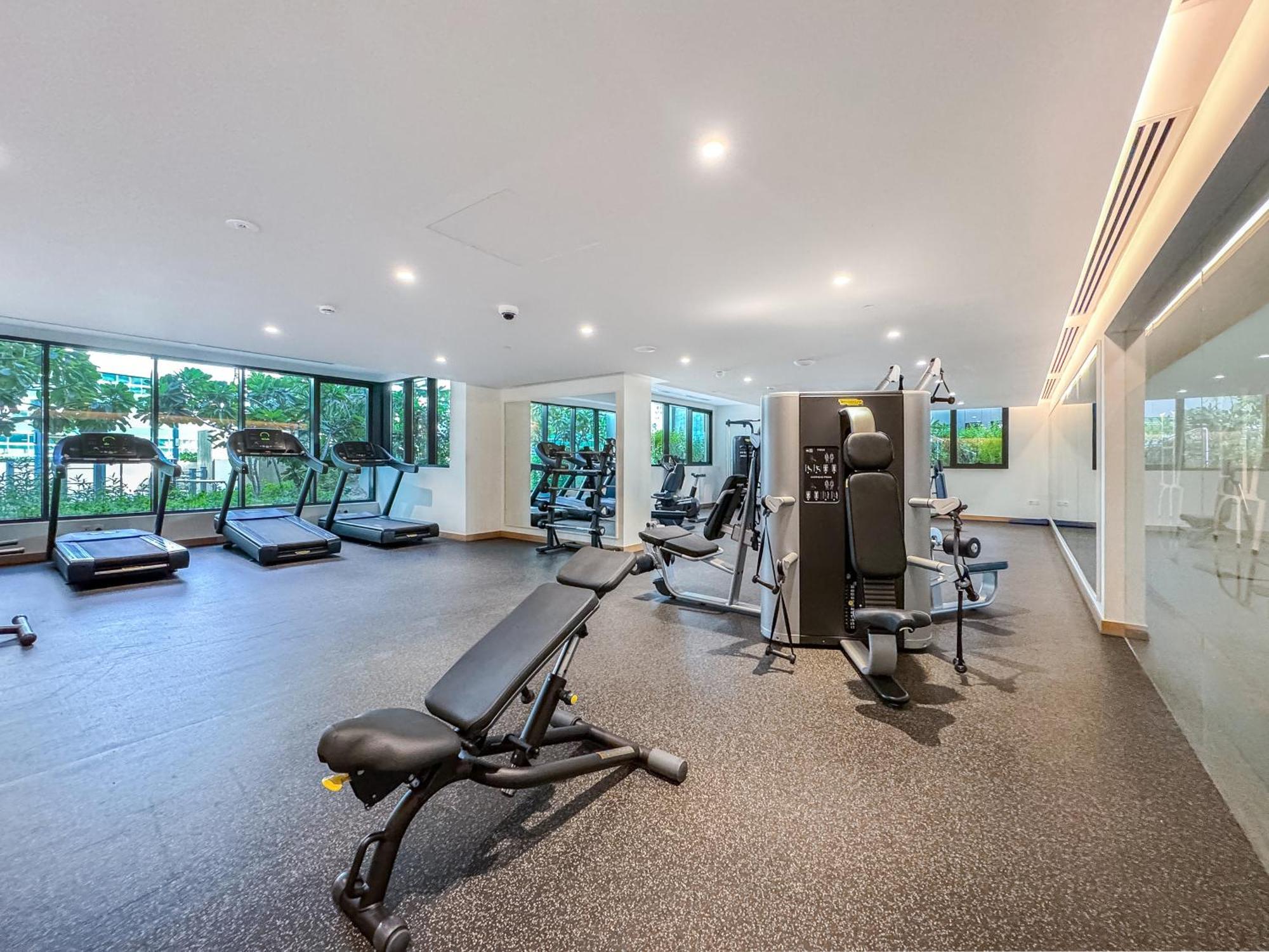 Bright And Modern In Business Bay With Two Balconies, Pool, Gym, Free Parking And Self Check In, Sleeps Up To Four, By Stayfinity Dubai