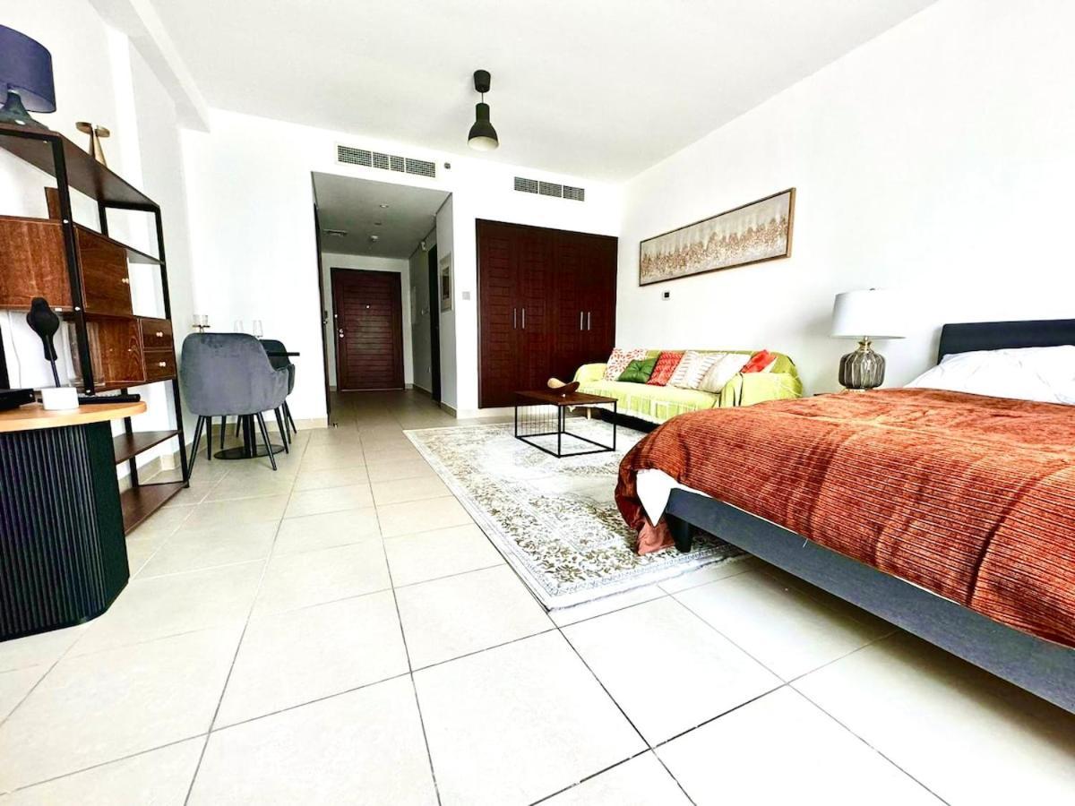 Lux Boulevard Cen 5min Walk Mall,burh Apartment