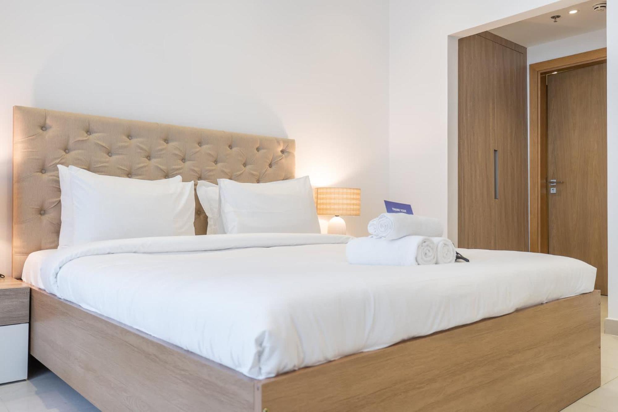 Lovely And Spacious 1 Bedroom In Divine Residences *
