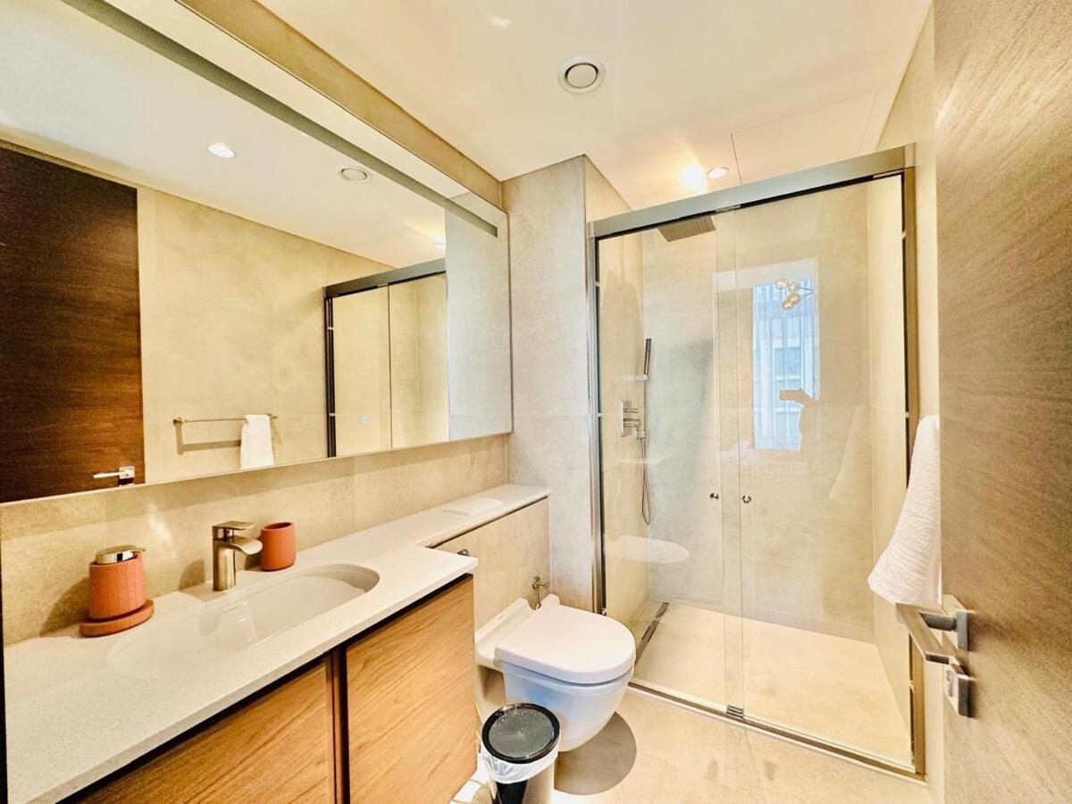 Burj Khalifa View Modern 2br Cvg Holiday home Dubai