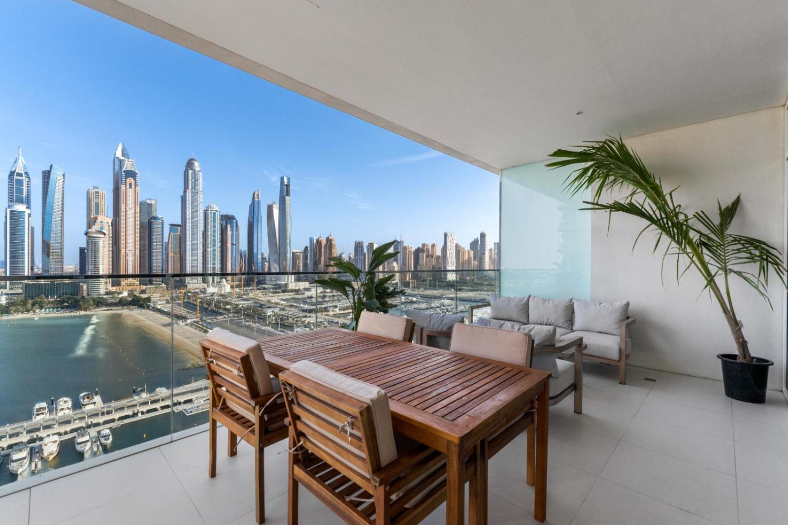 Full Sea View & Skyline - 4br Lux Beachfront