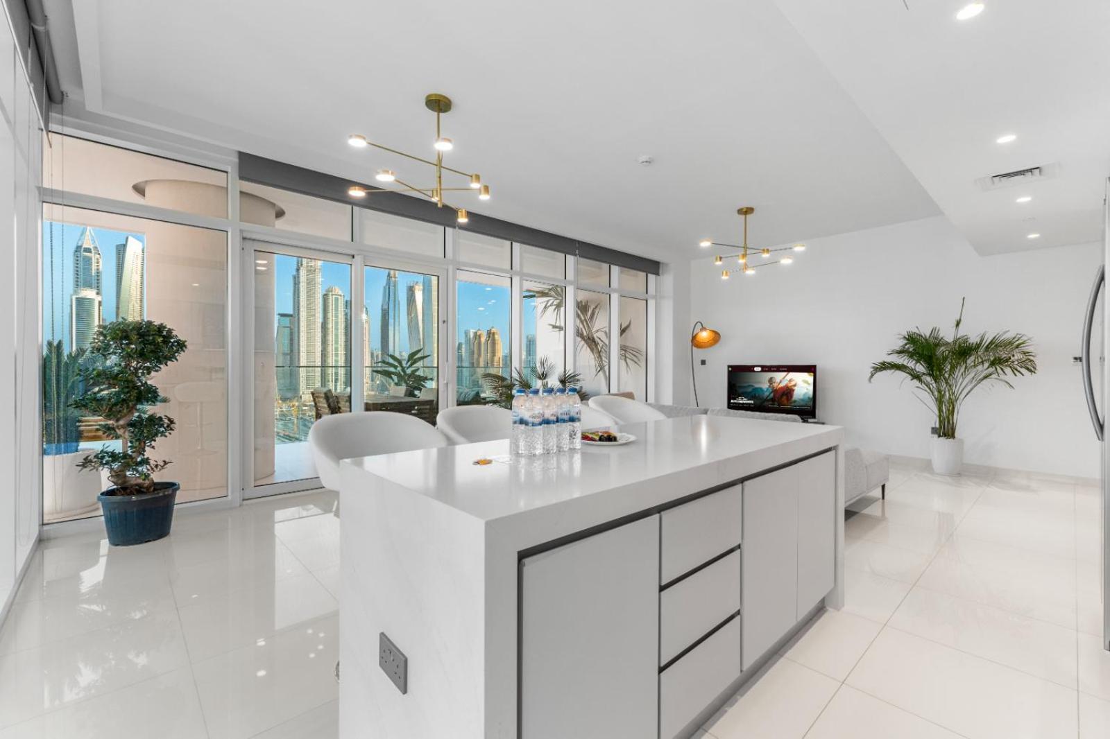 Full Sea View & Skyline - 4br Lux Beachfront Apartment