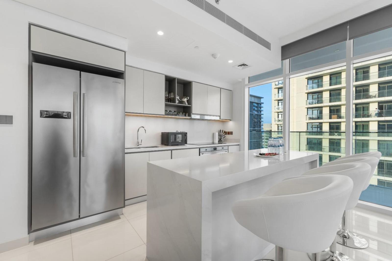 Full Sea View & Skyline - 4br Lux Beachfront Apartment