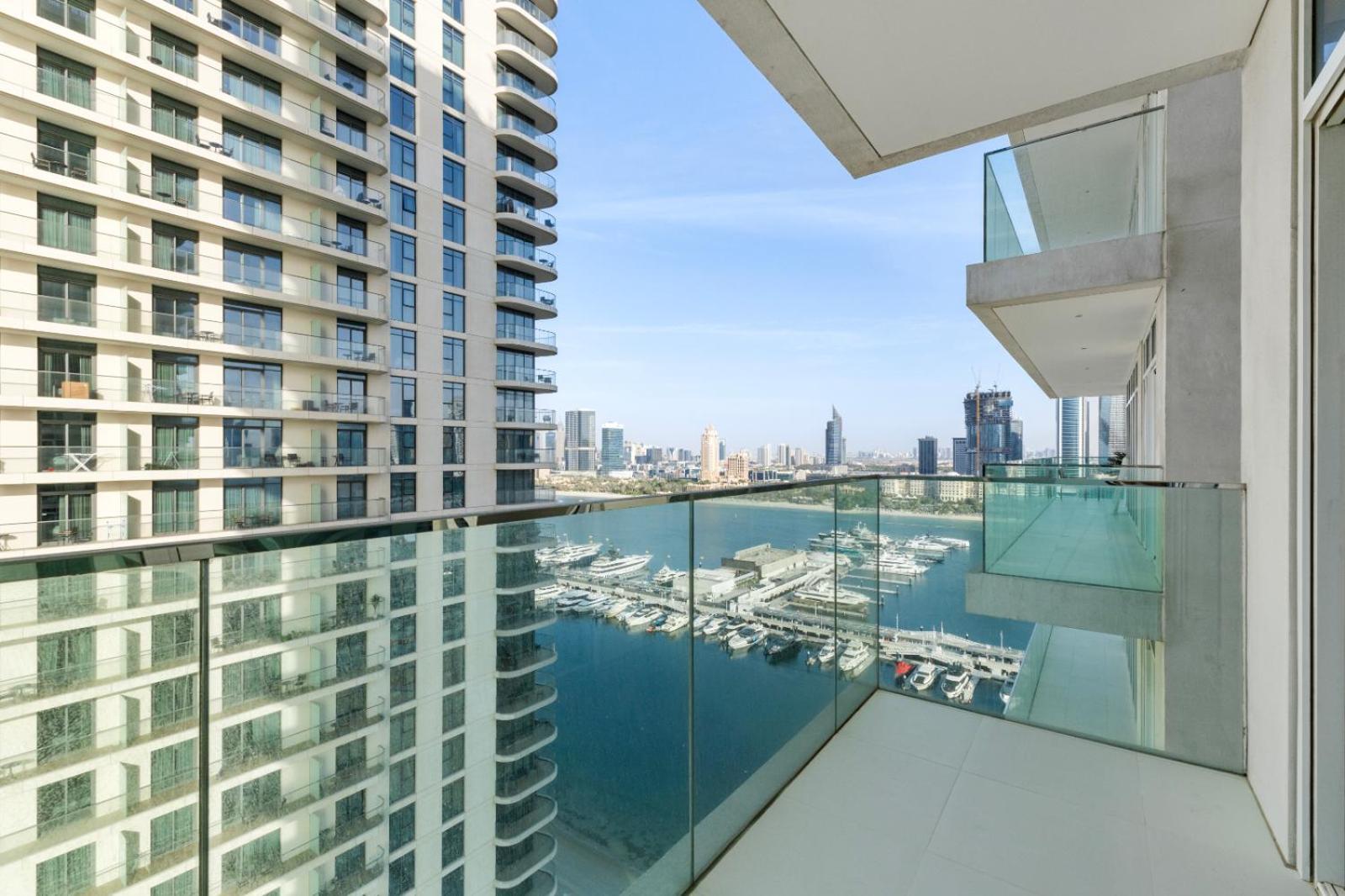 Apartment Full Sea View & Skyline - 4br Lux Beachfront
