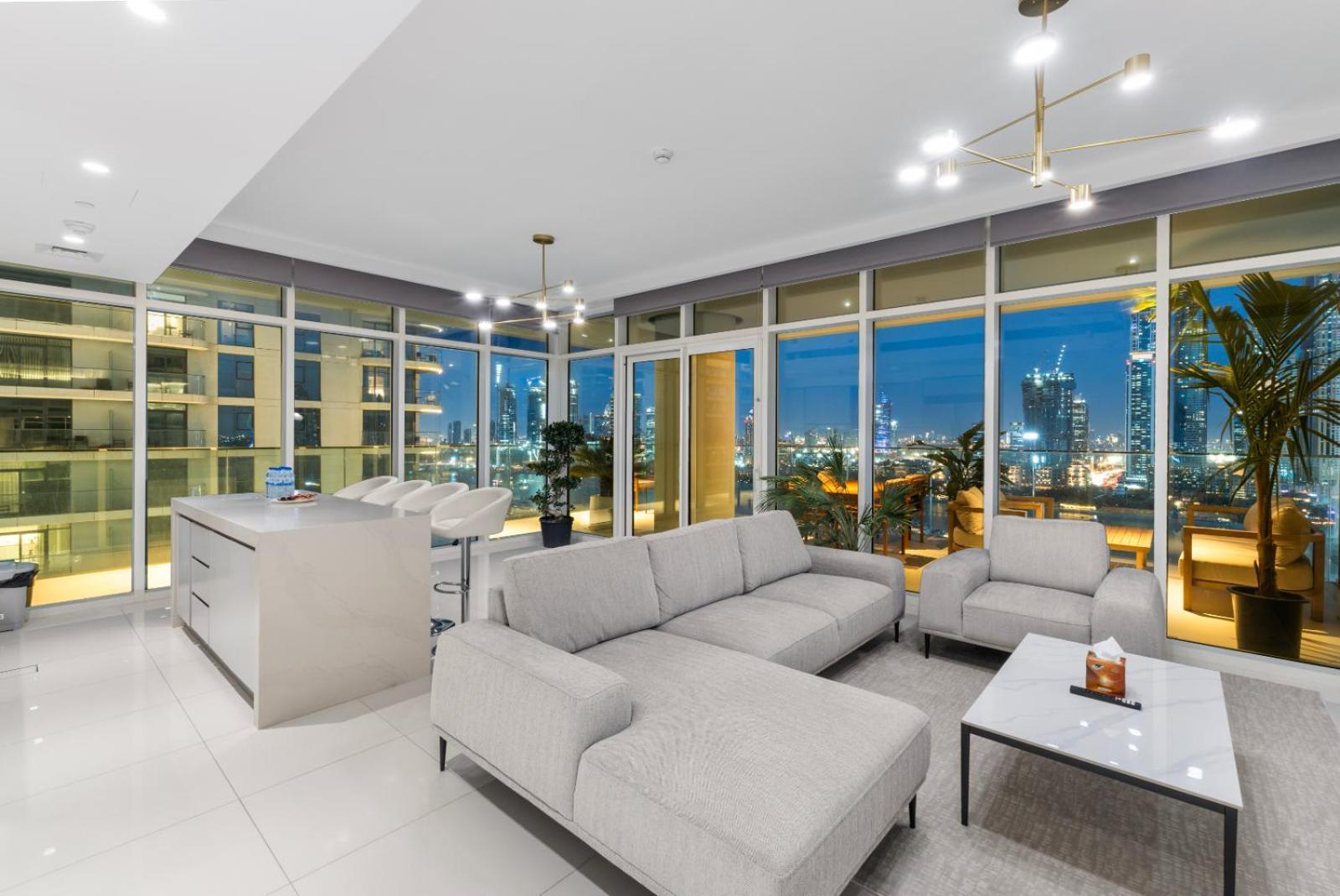 Apartment Full Sea View & Skyline - 4br Lux Beachfront *