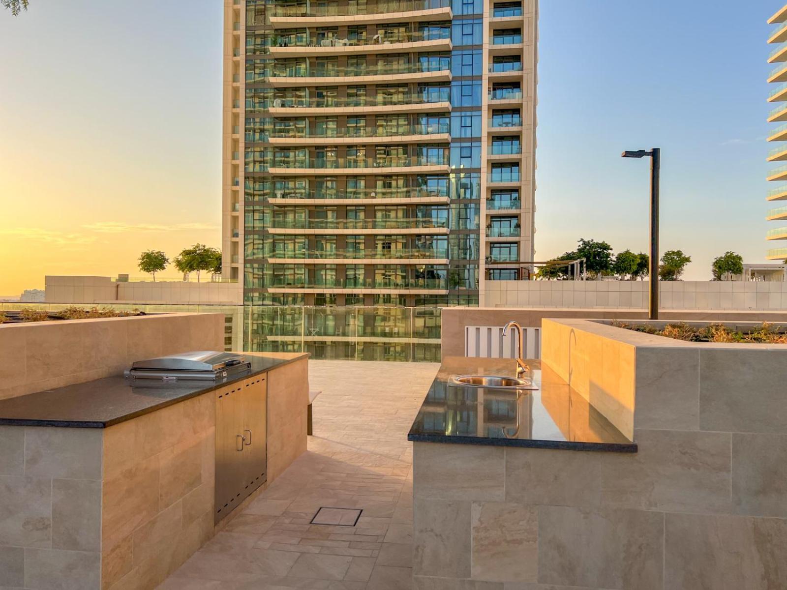 Full Sea View & Skyline - 4br Lux Beachfront