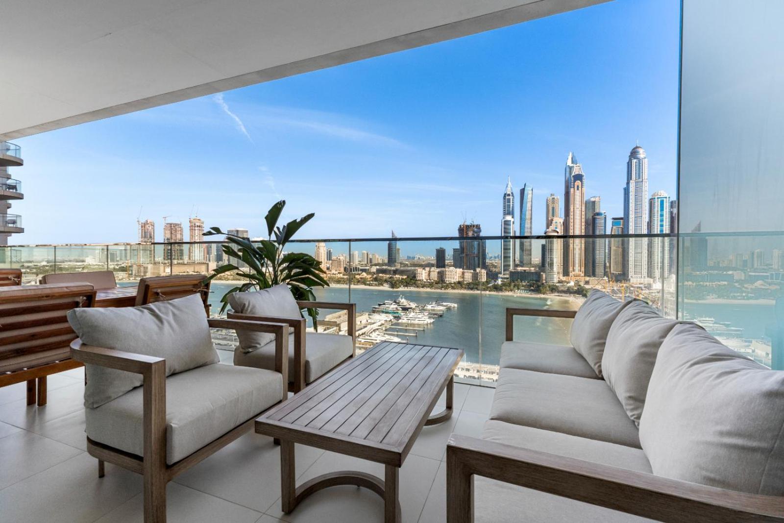 Full Sea View & Skyline - 4br Lux Beachfront Dubai