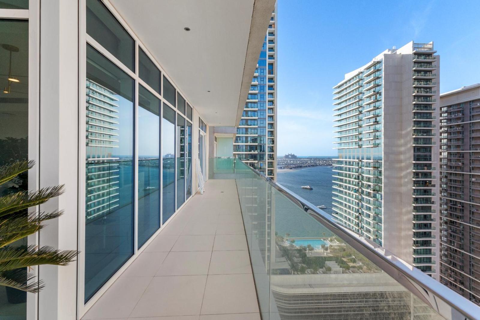 Full Sea View & Skyline - 4br Lux Beachfront Apartment Dubai