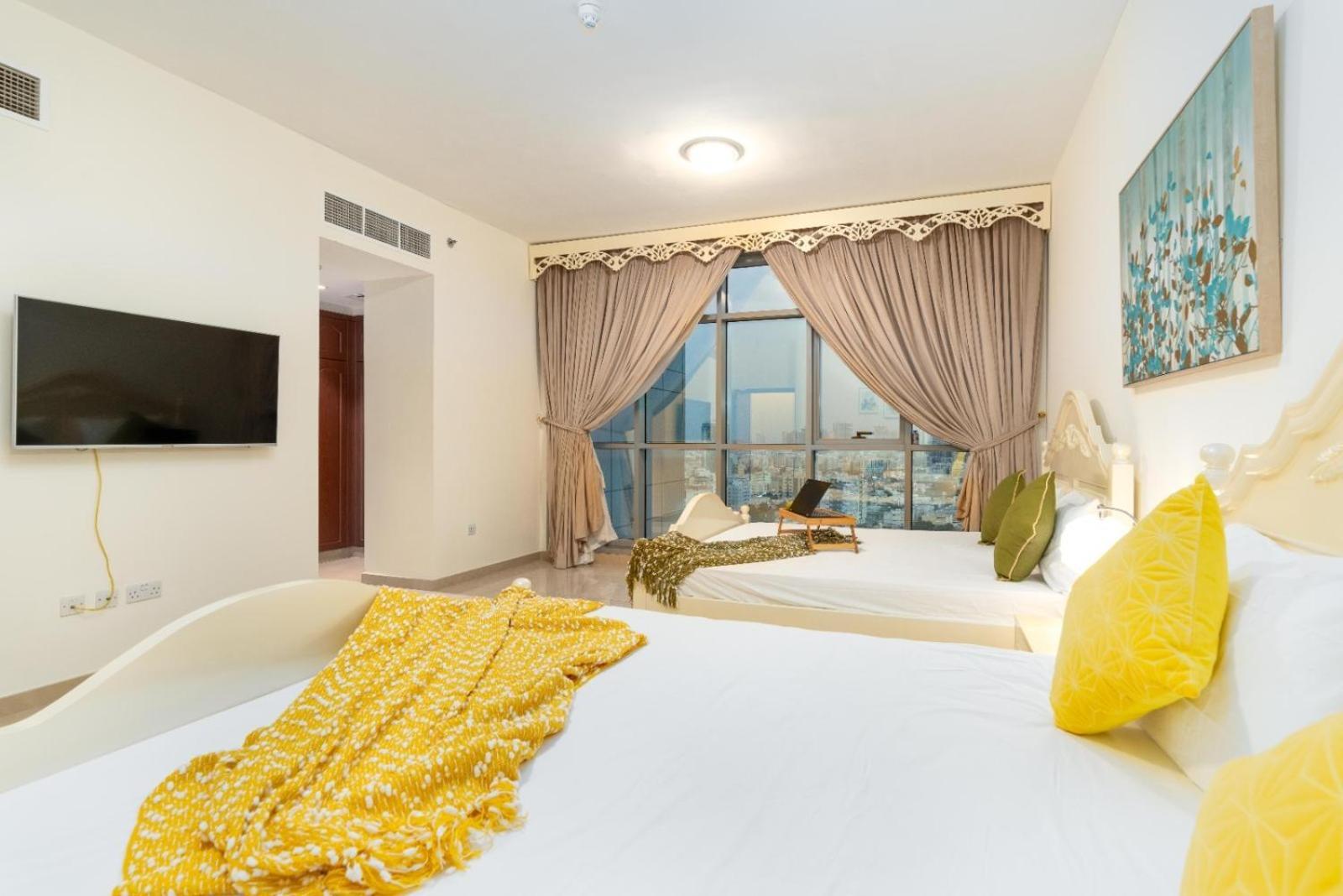 Ocean View Luxury 3br Duplex At Ajman Corniche *
