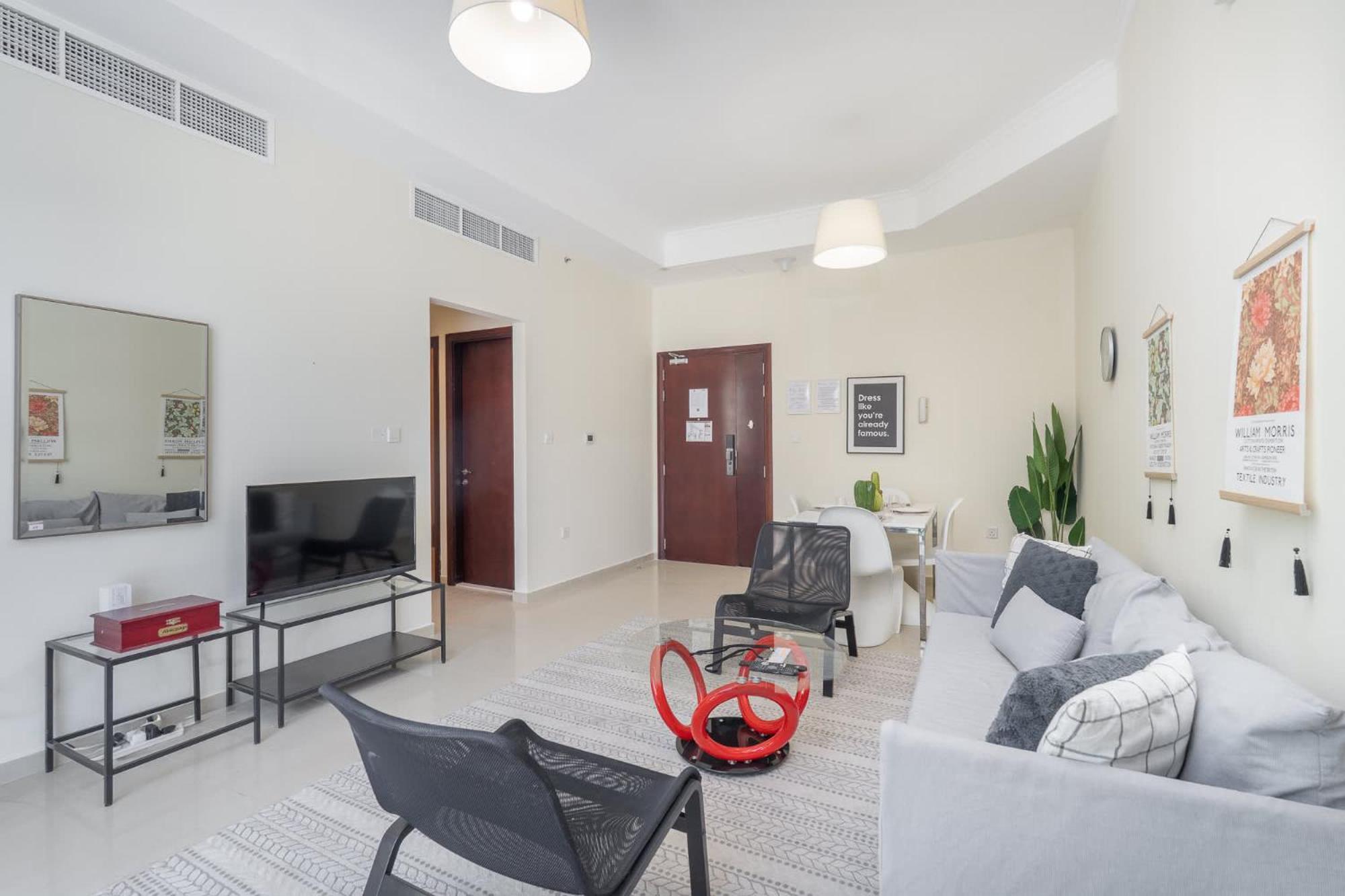 Lovely And Spacious 1br In Dec Tower Near Marina Walk