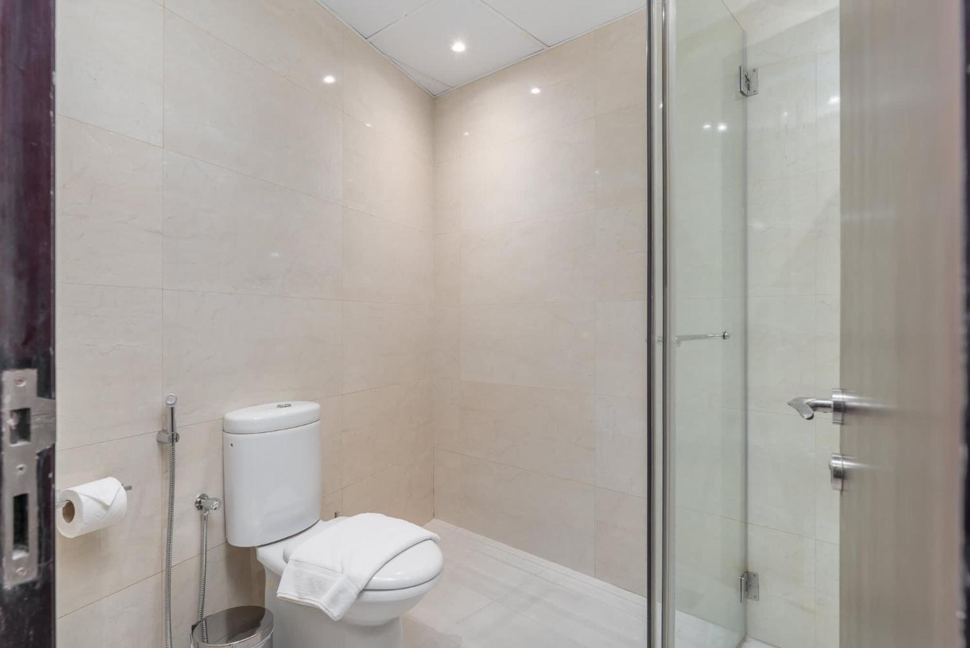 Lovely And Spacious 1br In Dec Tower Near Marina Walk Apartment Dubai