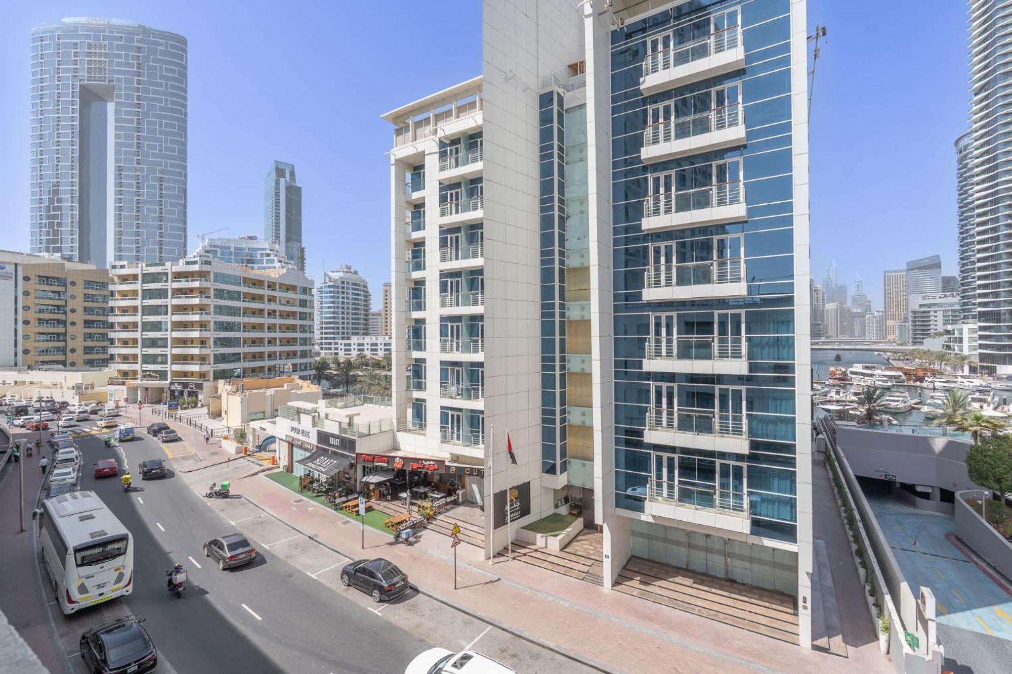 Lovely And Spacious 1br In Dec Tower Near Marina Walk *