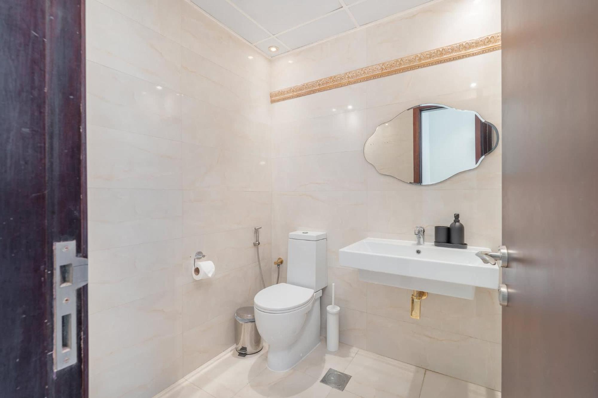 Lovely And Spacious 1br In Dec Tower Near Marina Walk