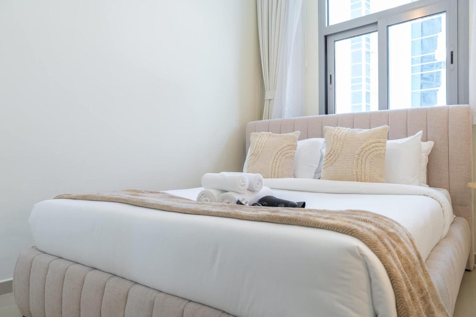 Lovely And Spacious 1br In Dec Tower Near Marina Walk Apartment Dubai