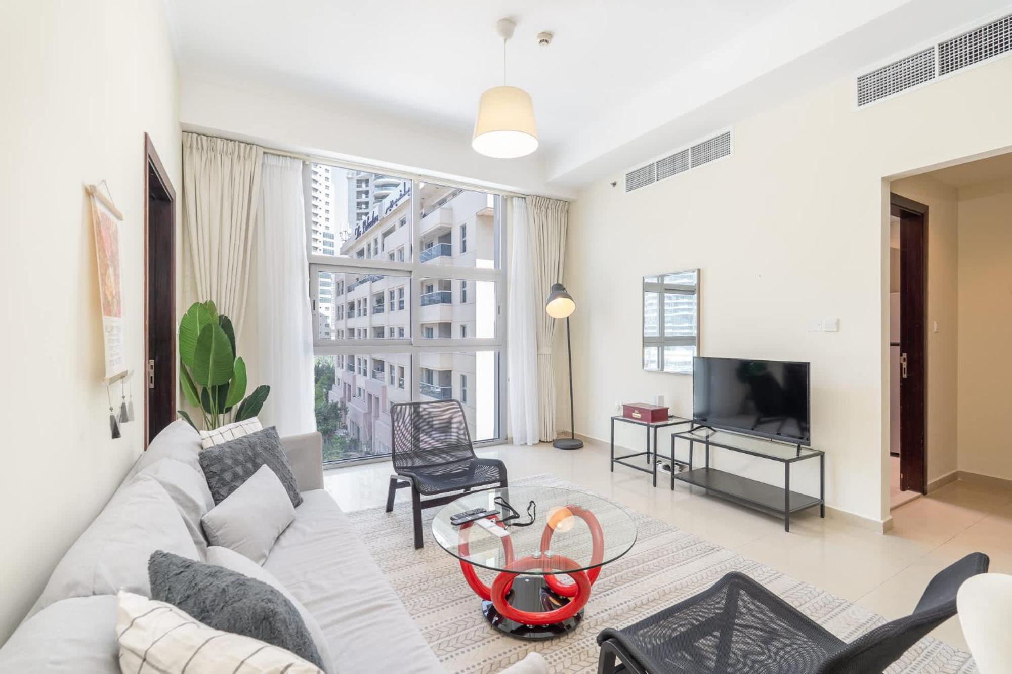 Lovely And Spacious 1br In Dec Tower Near Marina Walk *