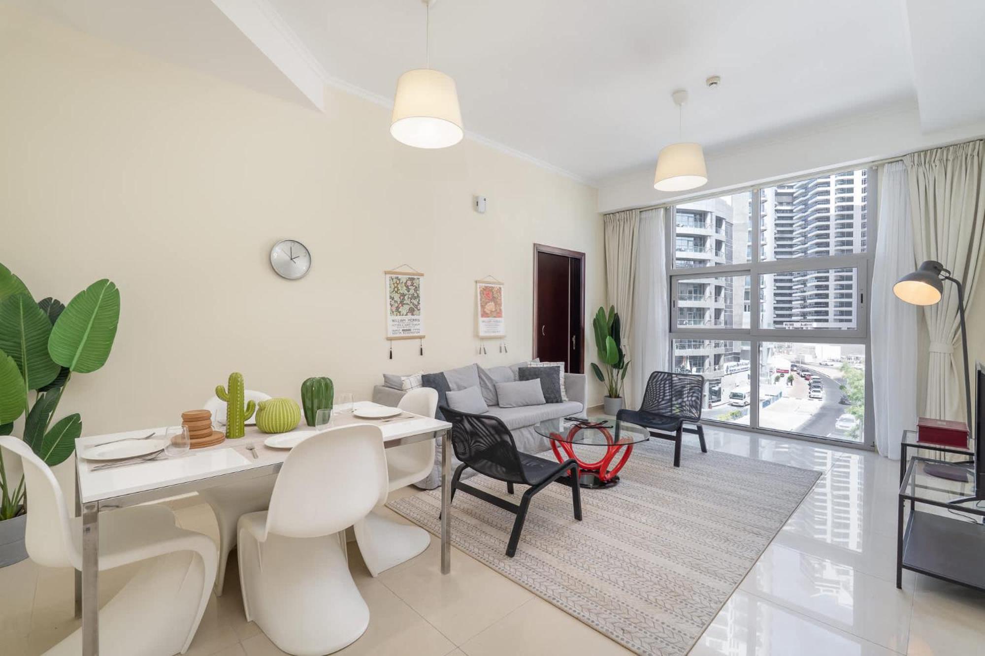 Lovely And Spacious 1br In Dec Tower Near Marina Walk Dubai