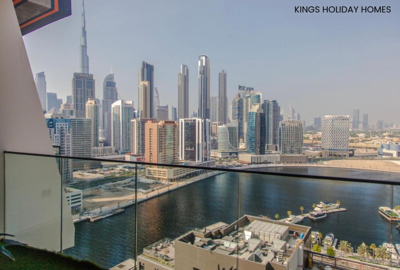 Binghatti Canal With Private Jacuzzi Burj Khalifa View Kings Guest house Dubai