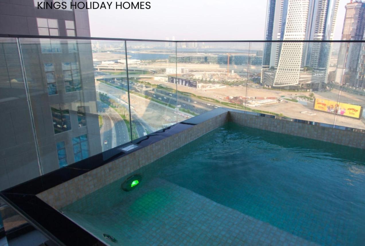 Binghatti Canal With Private Jacuzzi Burj Khalifa View Kings Guest house Dubai