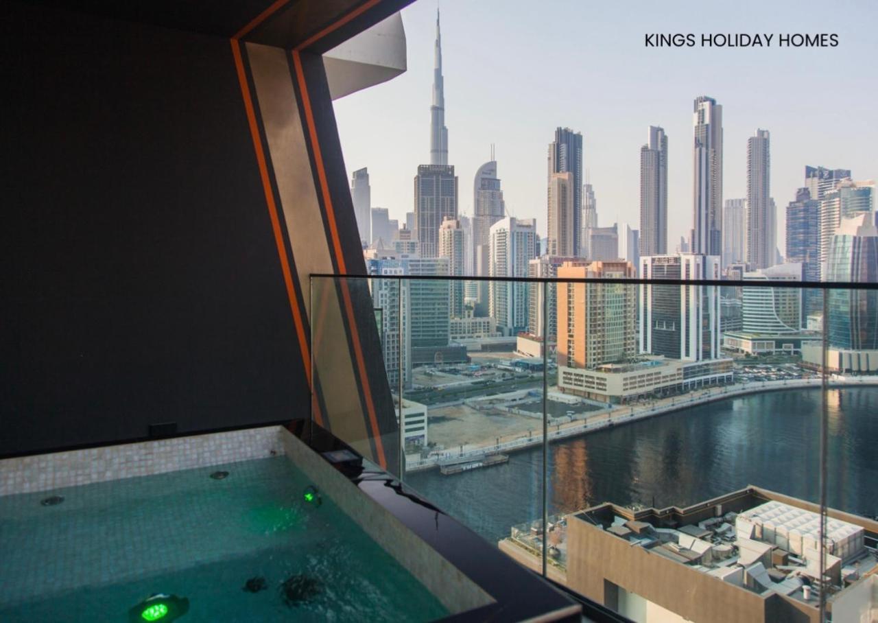 Binghatti Canal With Private Jacuzzi Burj Khalifa View Kings Guest house Dubai