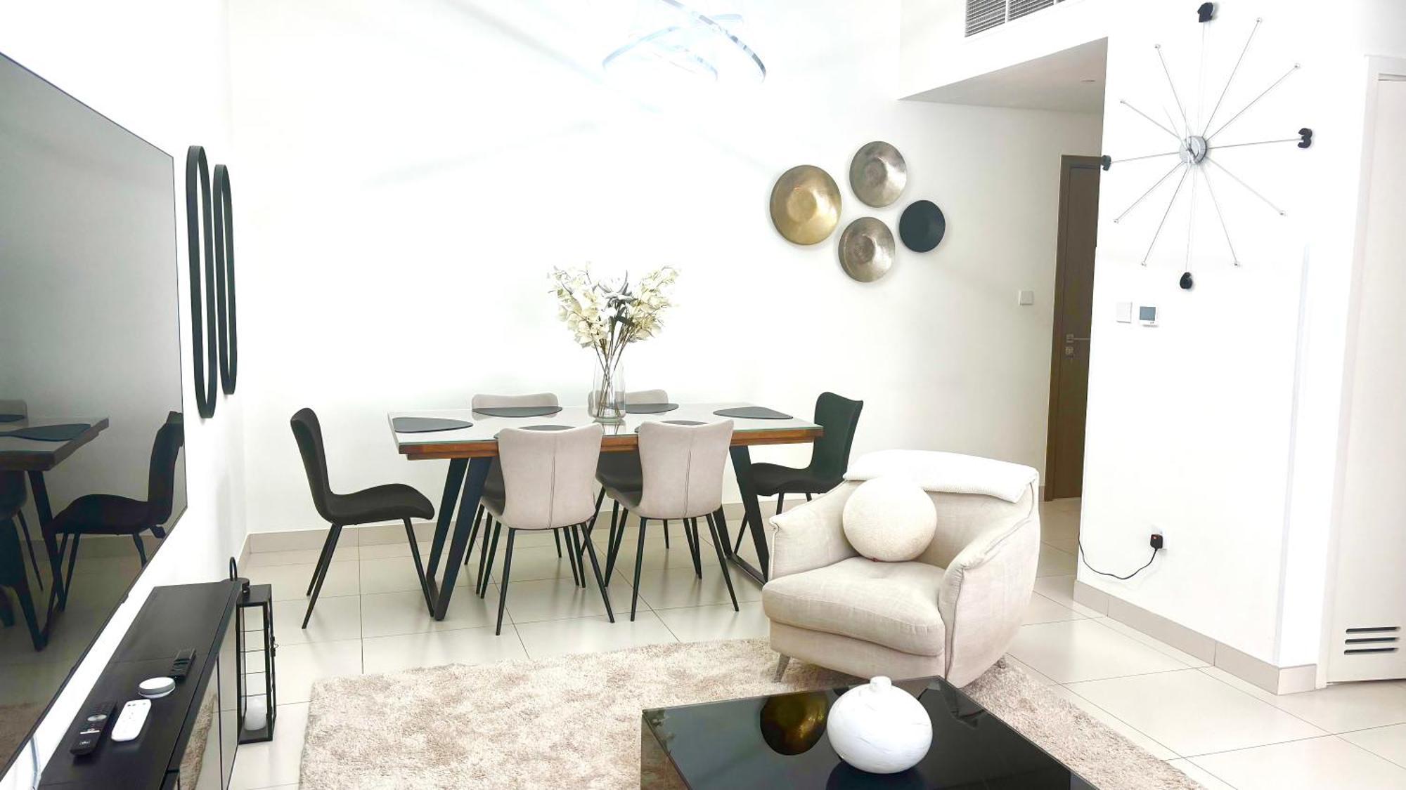 Enjoy A Modern And Trendy Apartment In The Heart Of Dubai Dubai