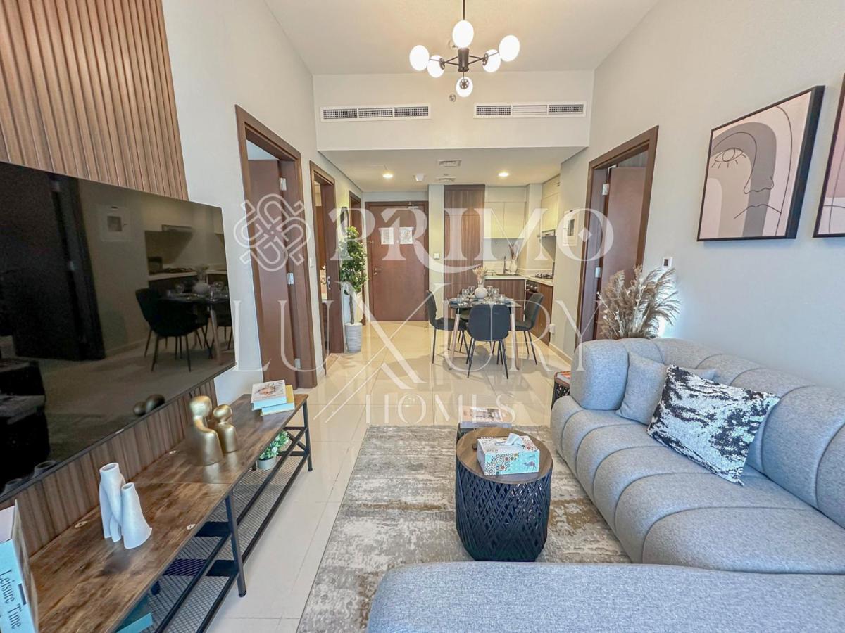 Apartment Premium 2-bedroom Living In Reva Residences, Dubai