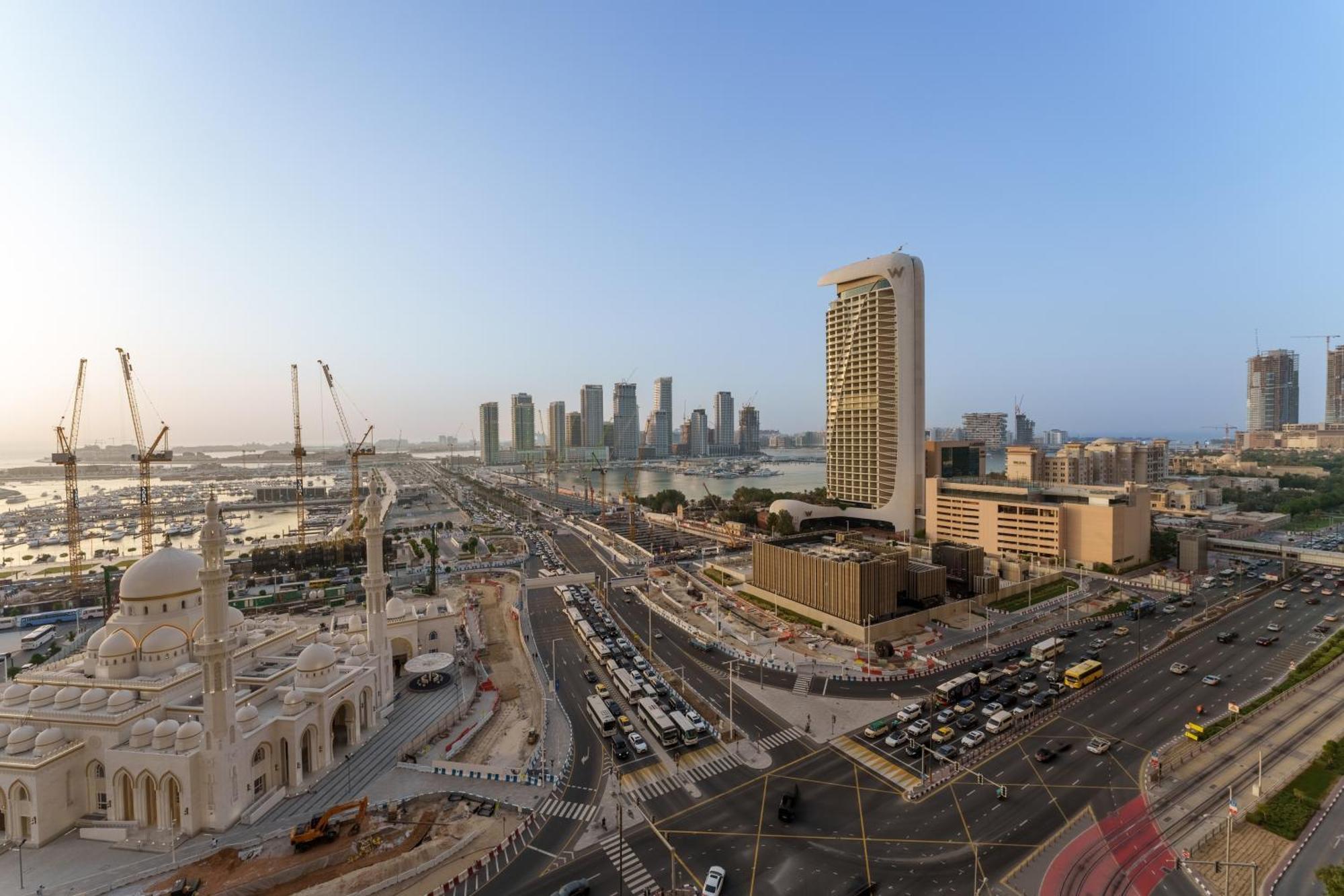Daniels 2br At Princess Tower With Sea View Apartment