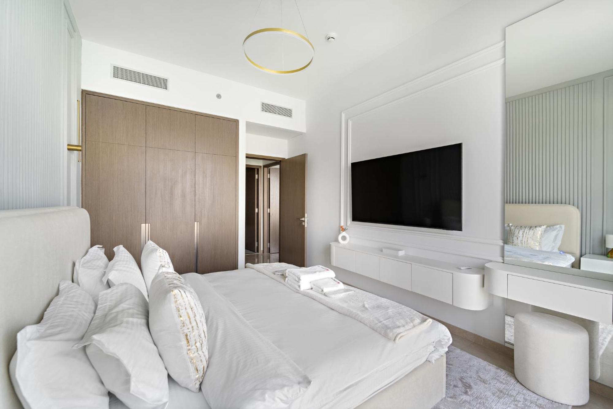 Apartment Luxurious 2br With Full Burj Khalifa And Fountain View *