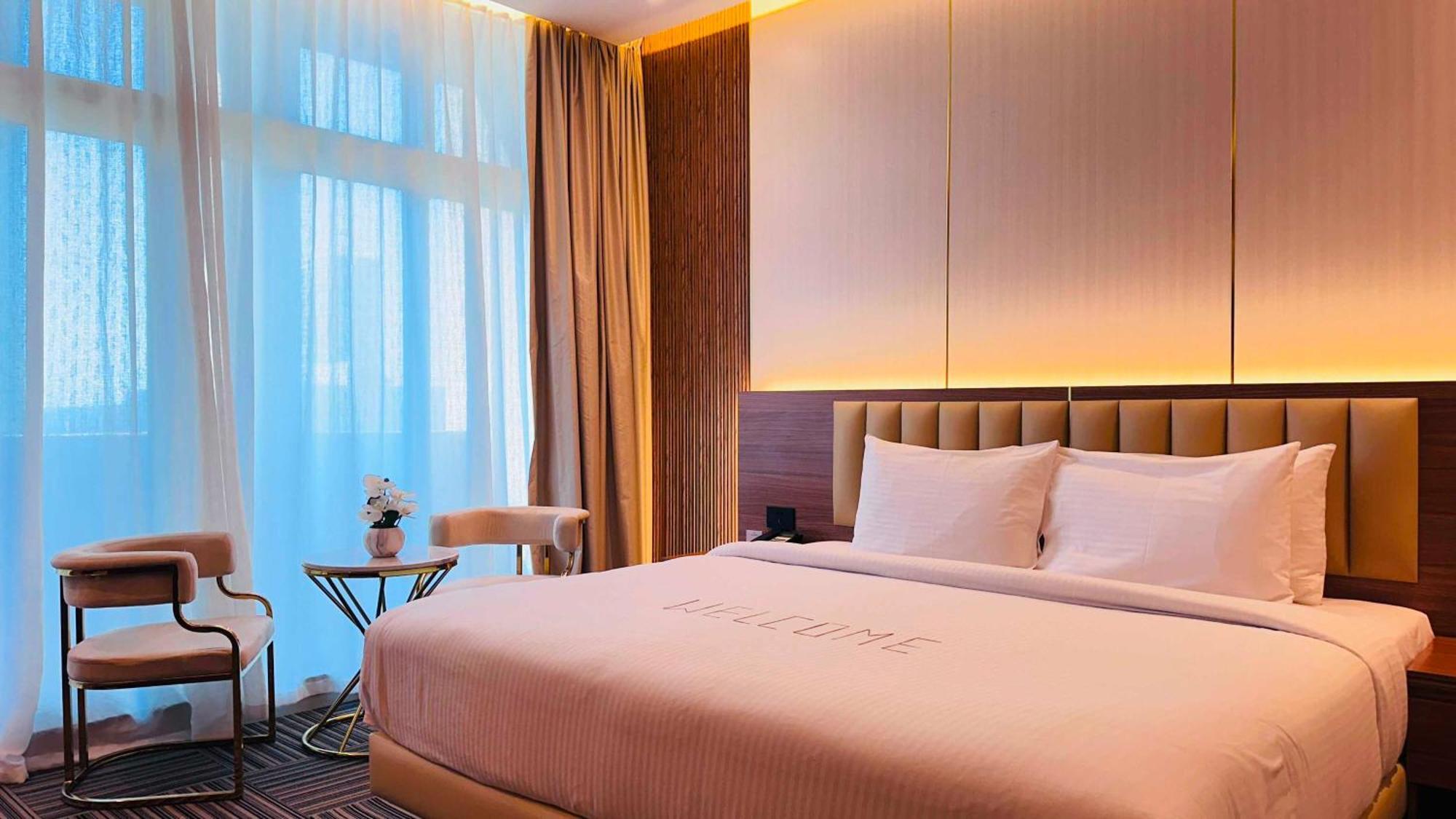 Emirates Grand Apartment Dubai