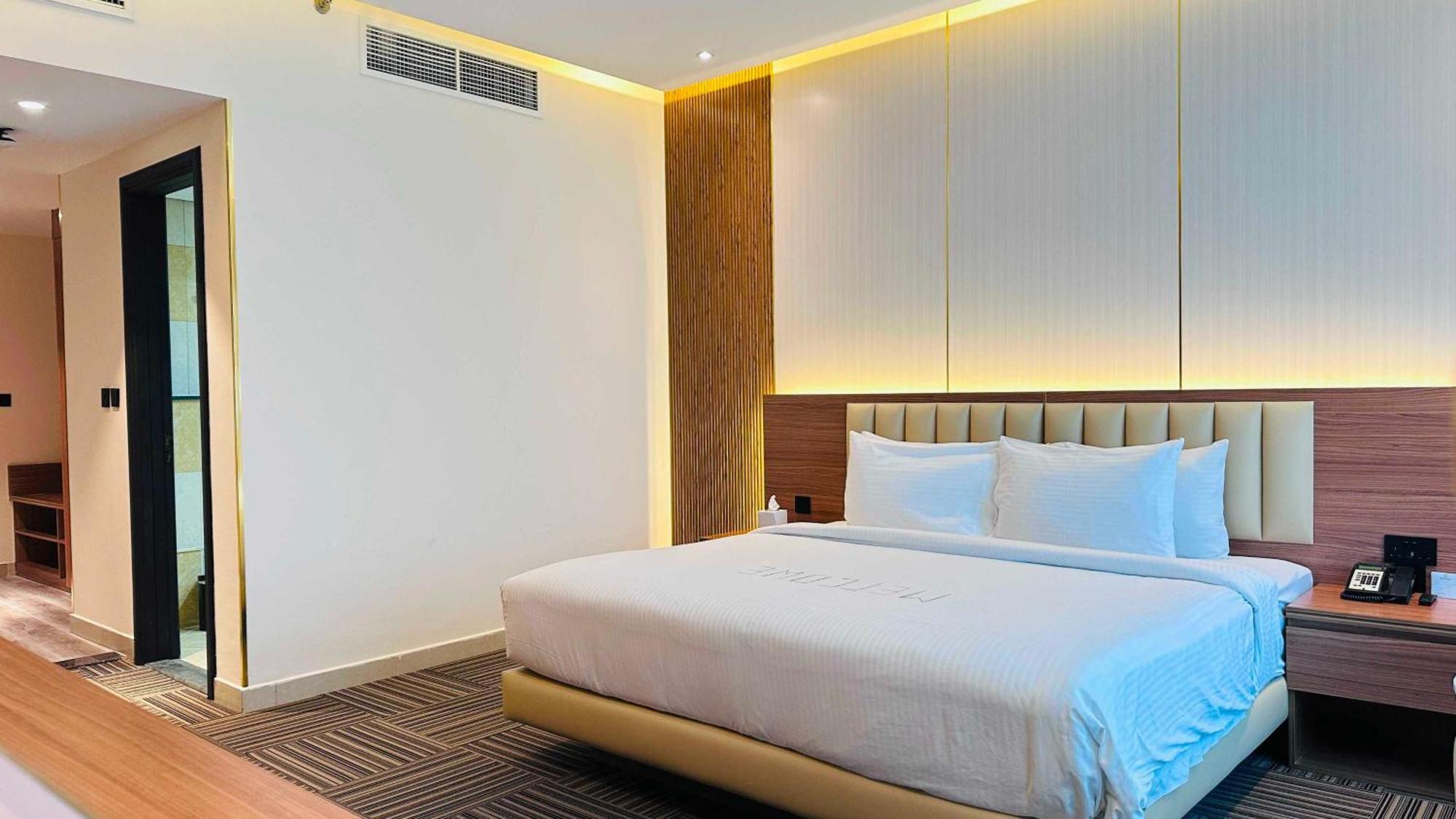 Emirates Grand Apartment Dubai