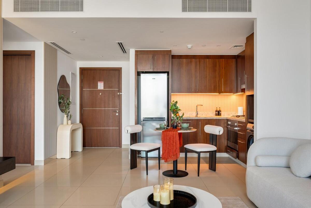 Apartment Trendy 1br Dream With Full Burjviews Above Mall Dubai