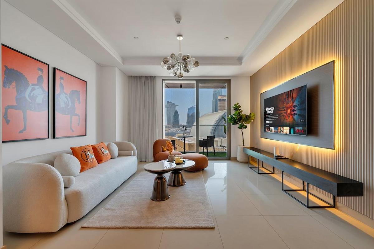 Trendy 1br Dream With Full Burjviews Above Mall Apartment Dubai