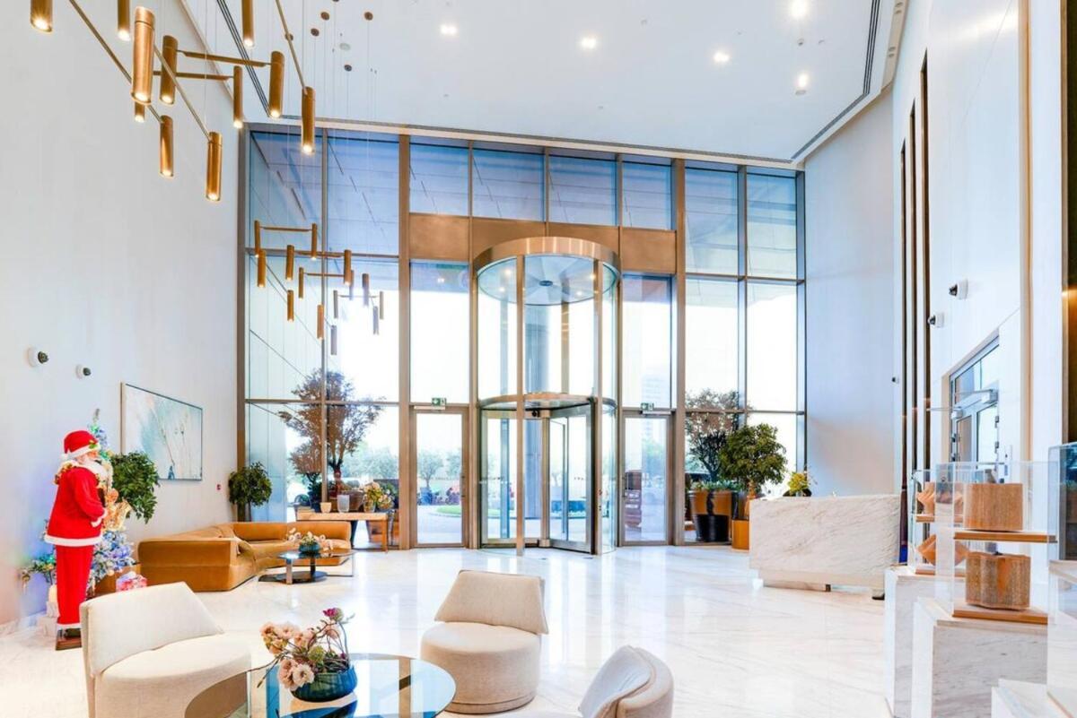 Trendy 1br Dream With Full Burjviews Above Mall Apartment Dubai