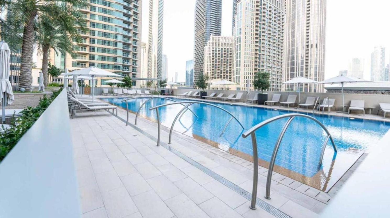 Three Bedroom In Downtown With Burj Khalifa View Apartment *
