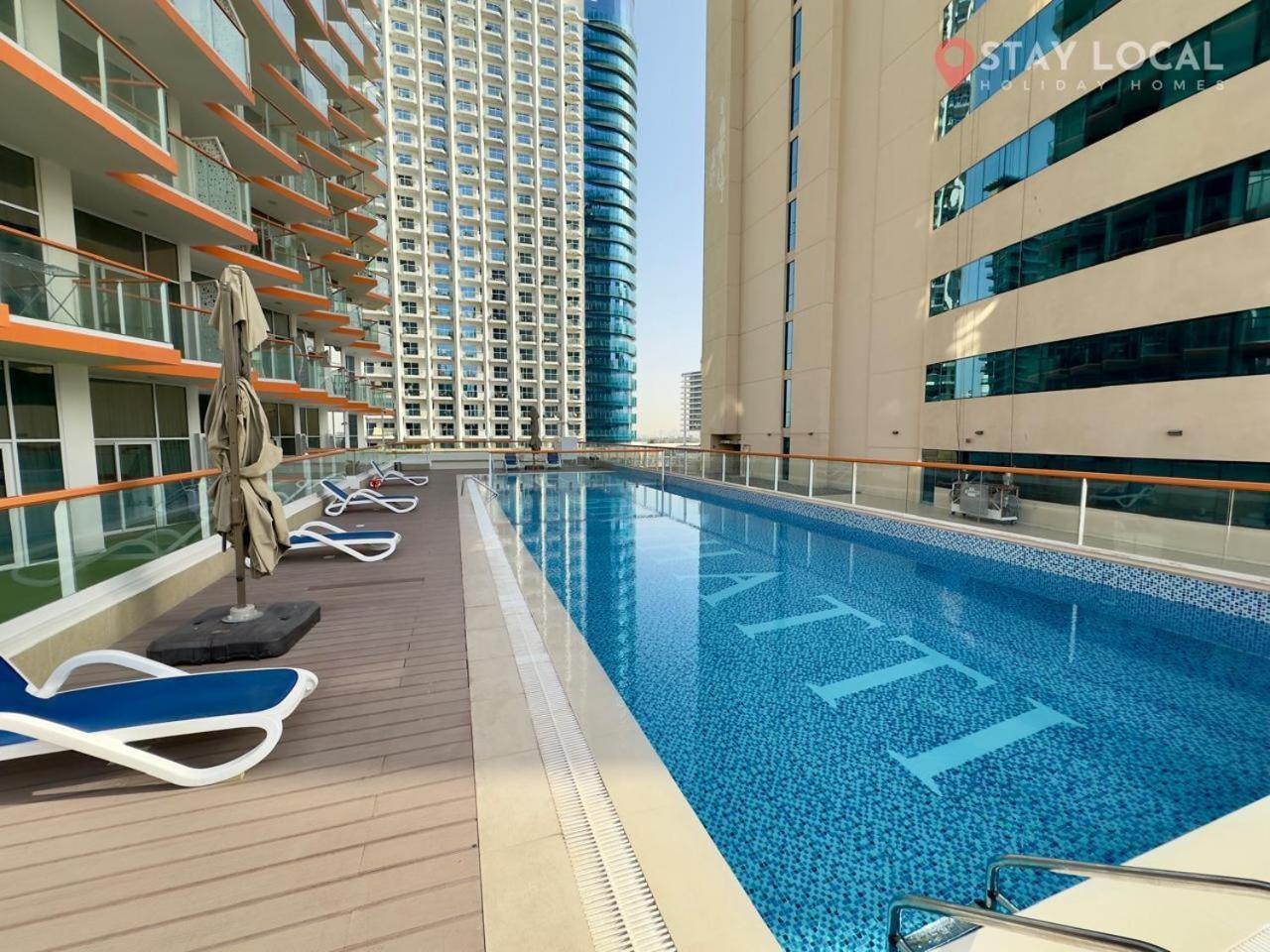 Urban Retreat Cozy Business Bay Canal Burj View Apartment