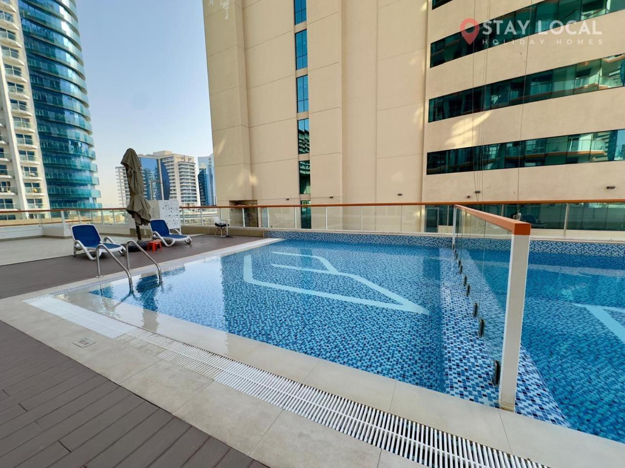 Urban Retreat Cozy Business Bay Canal Burj View