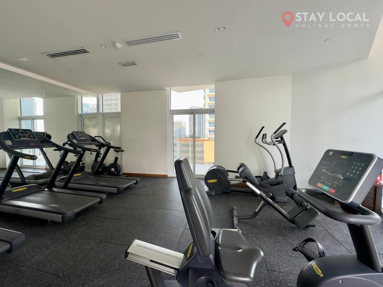 Apartment Urban Retreat Cozy Business Bay Canal Burj View *