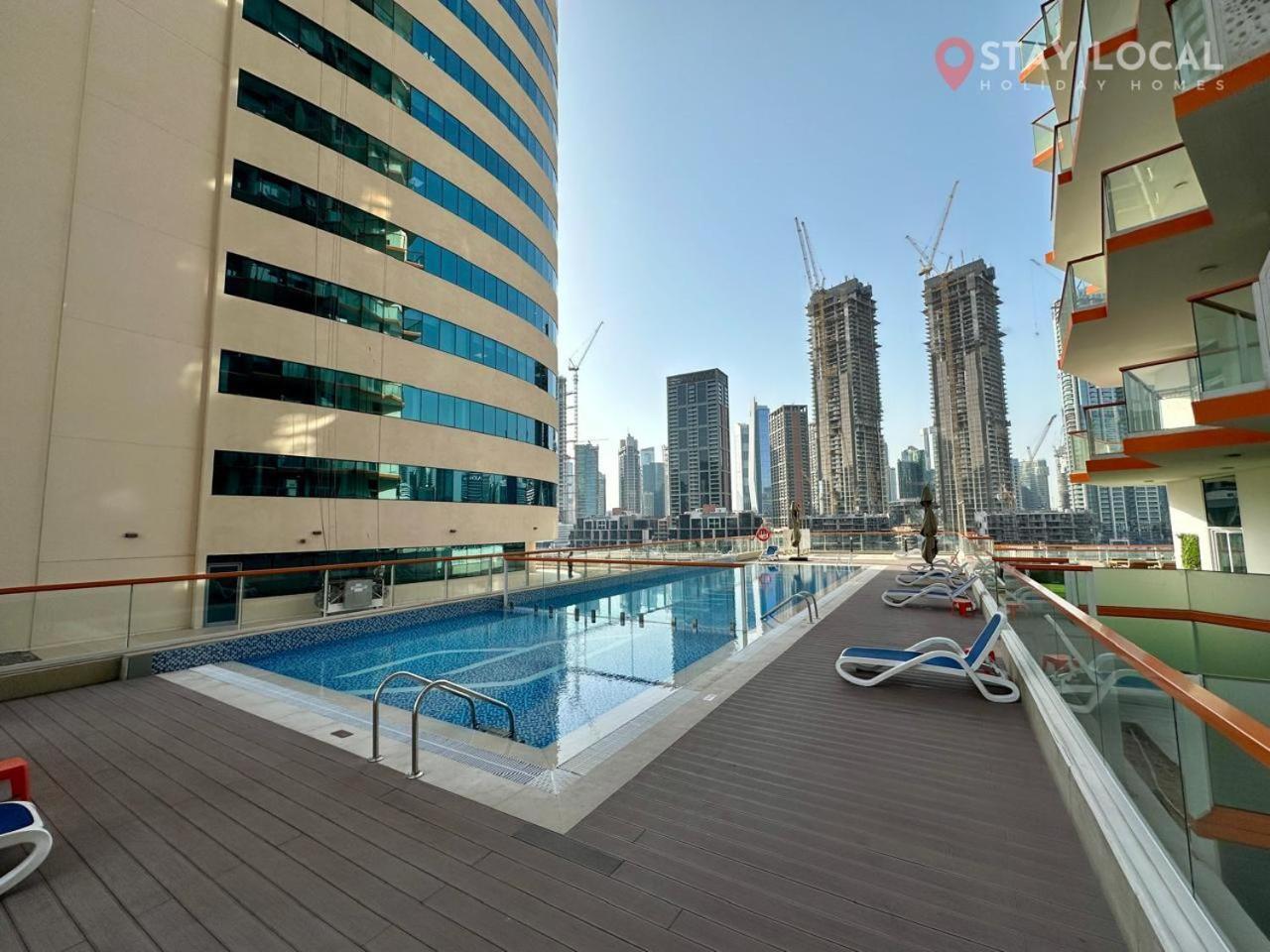 Urban Retreat Cozy Business Bay Canal Burj View Apartment