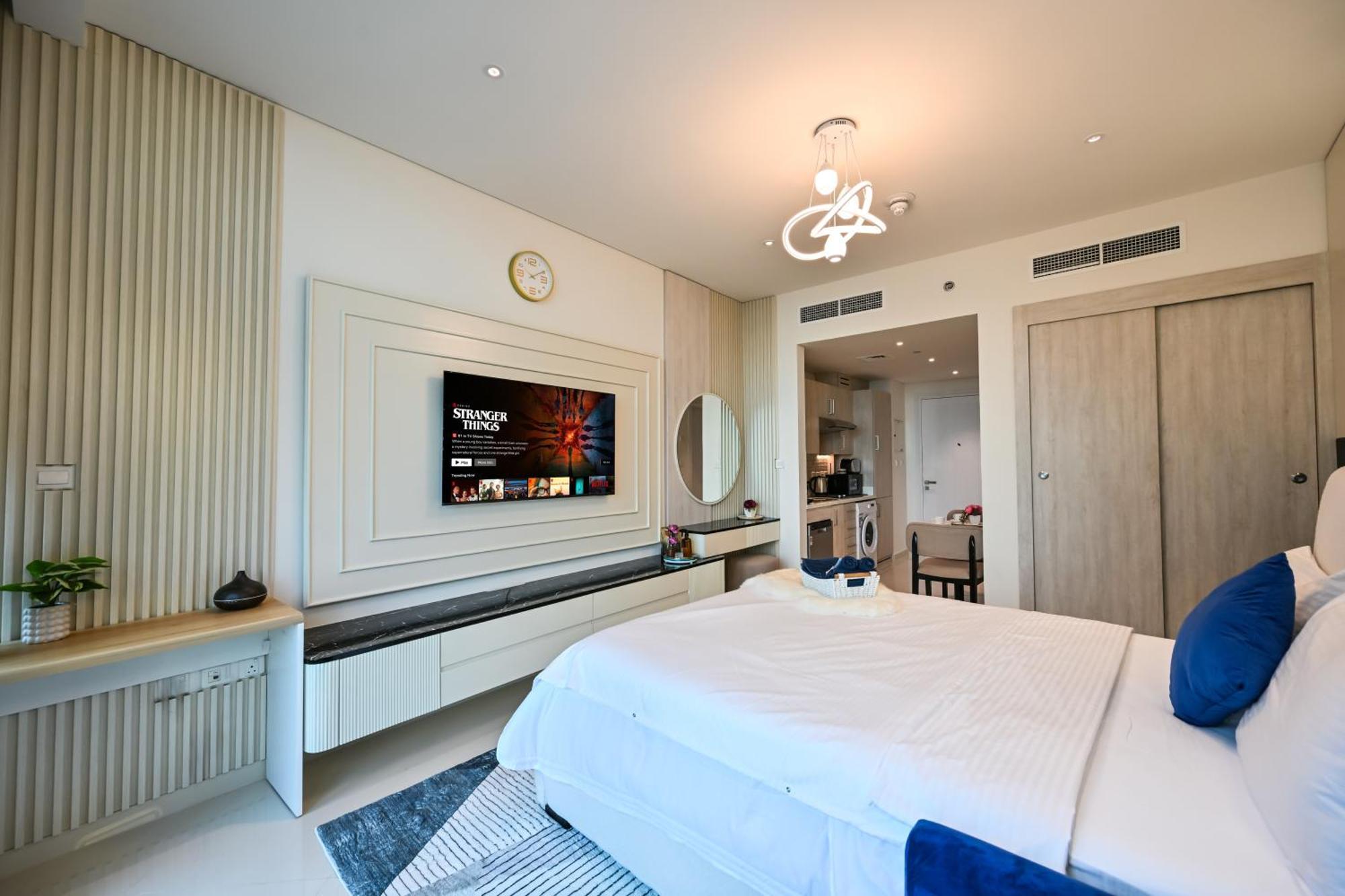 Luxury - Sea View, Access & Infinity Pool - Seven Palm Residences Apartment *