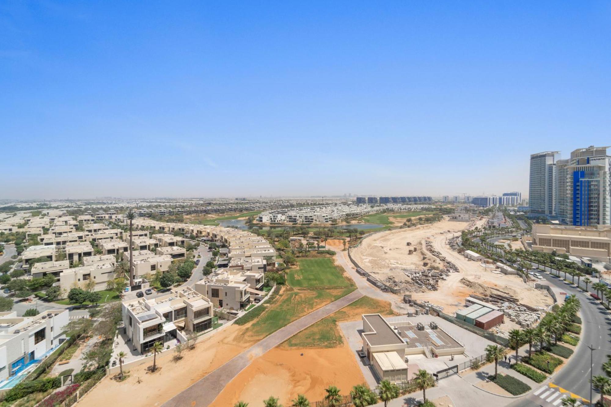 Modern 1br At Golf A In Damac Hills Near Golf Dubai