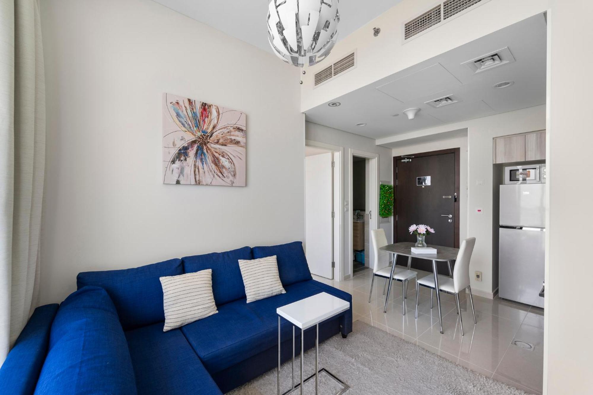 Apartment Modern 1br At Golf A In Damac Hills Near Golf Dubai