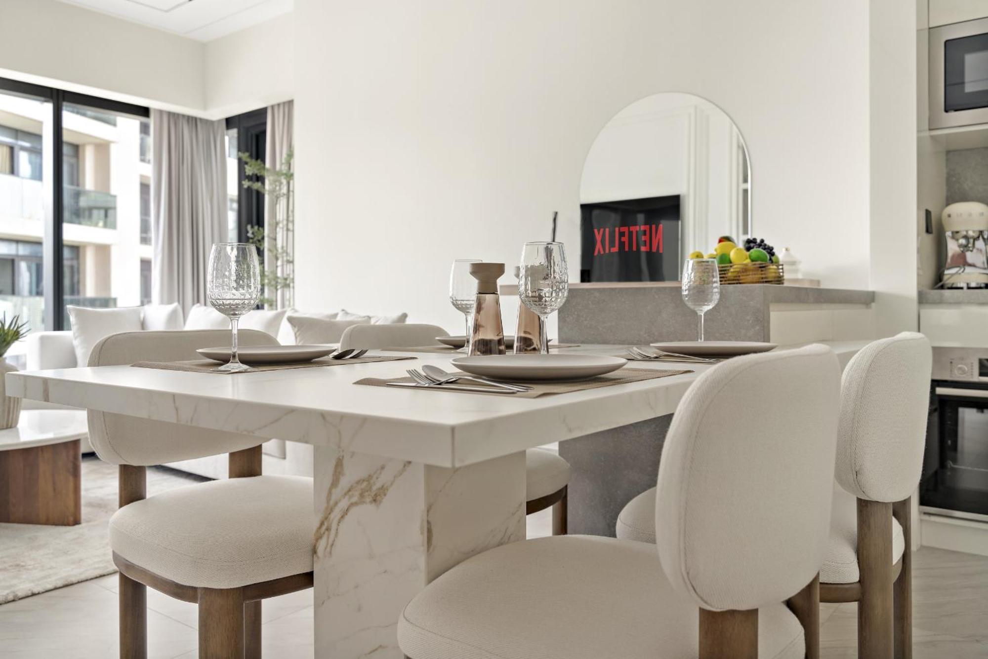 Vayk - Contemporary 2 Bd In Downtown Dubai