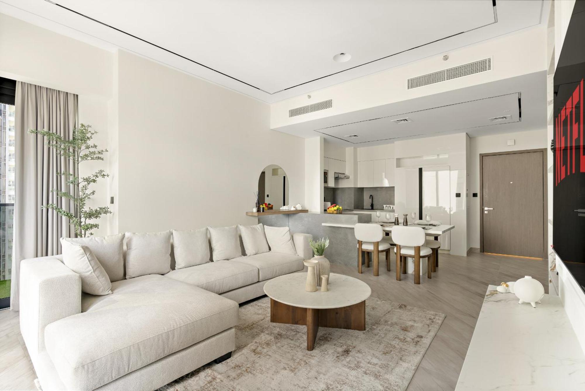 Vayk - Contemporary 2 Bd In Downtown * Dubai
