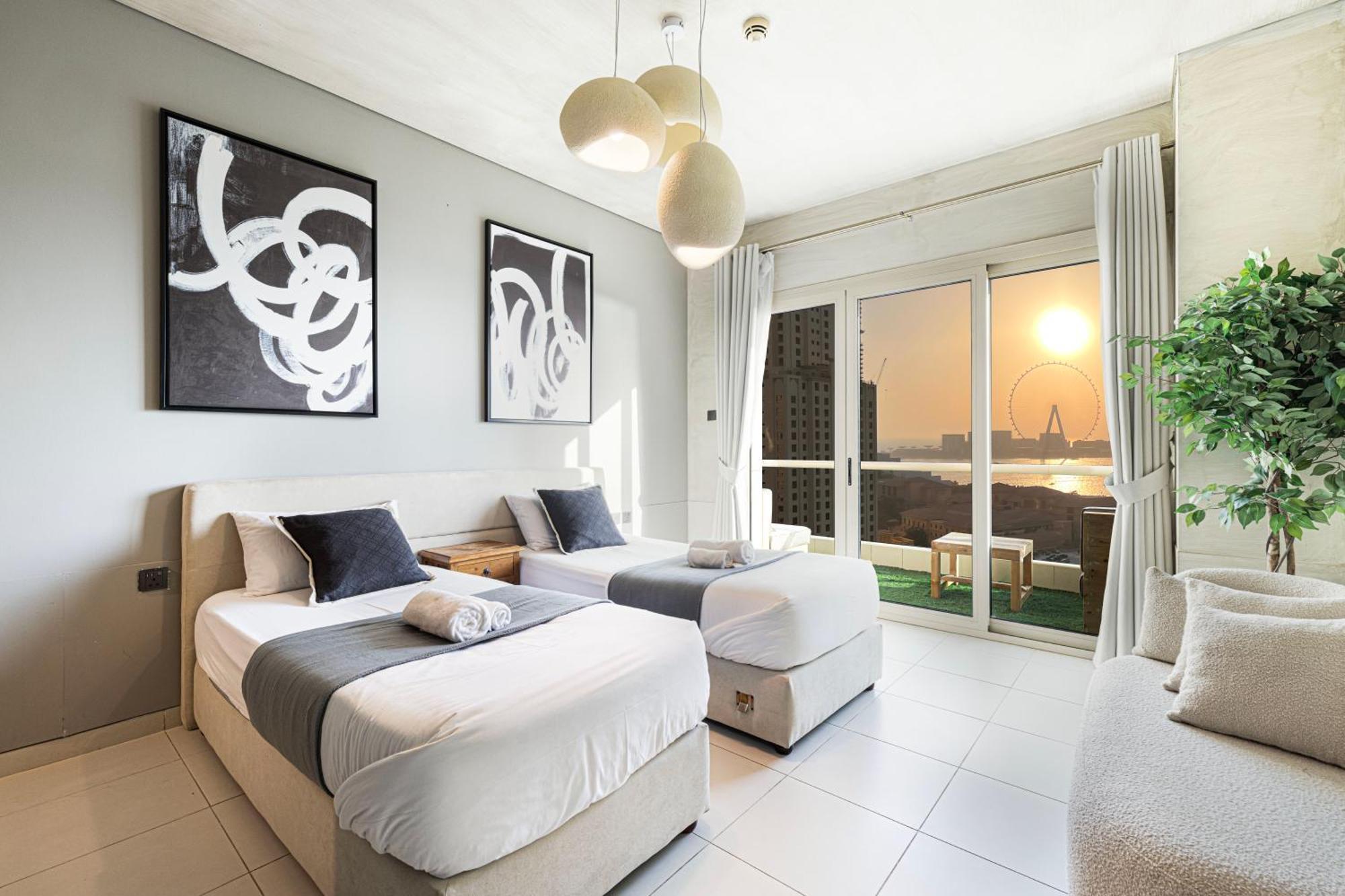 Lovely Eye & Sea View, 3 Mints To Apartment