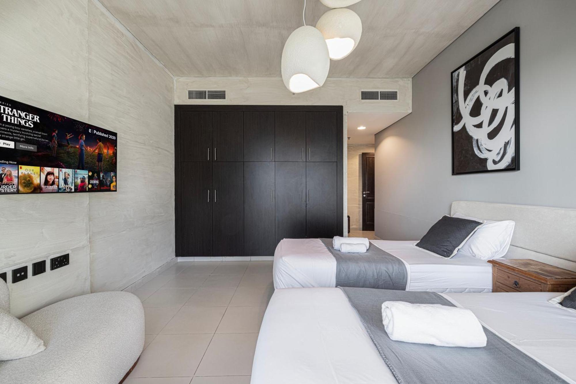 Lovely Eye & Sea View, 3 Mints To Apartment Dubai