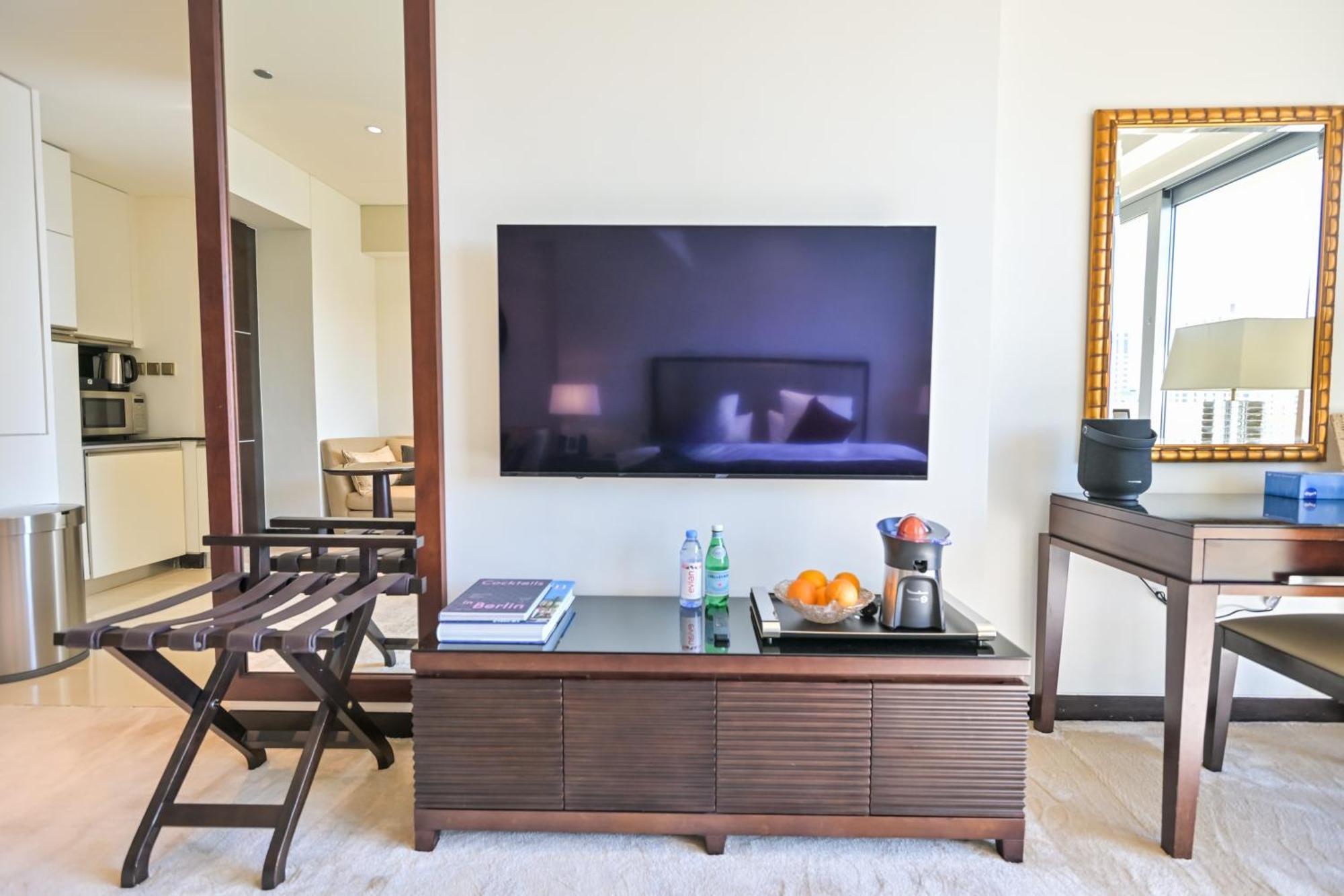 On The 30th Floor With Stunning Marina View Apartment