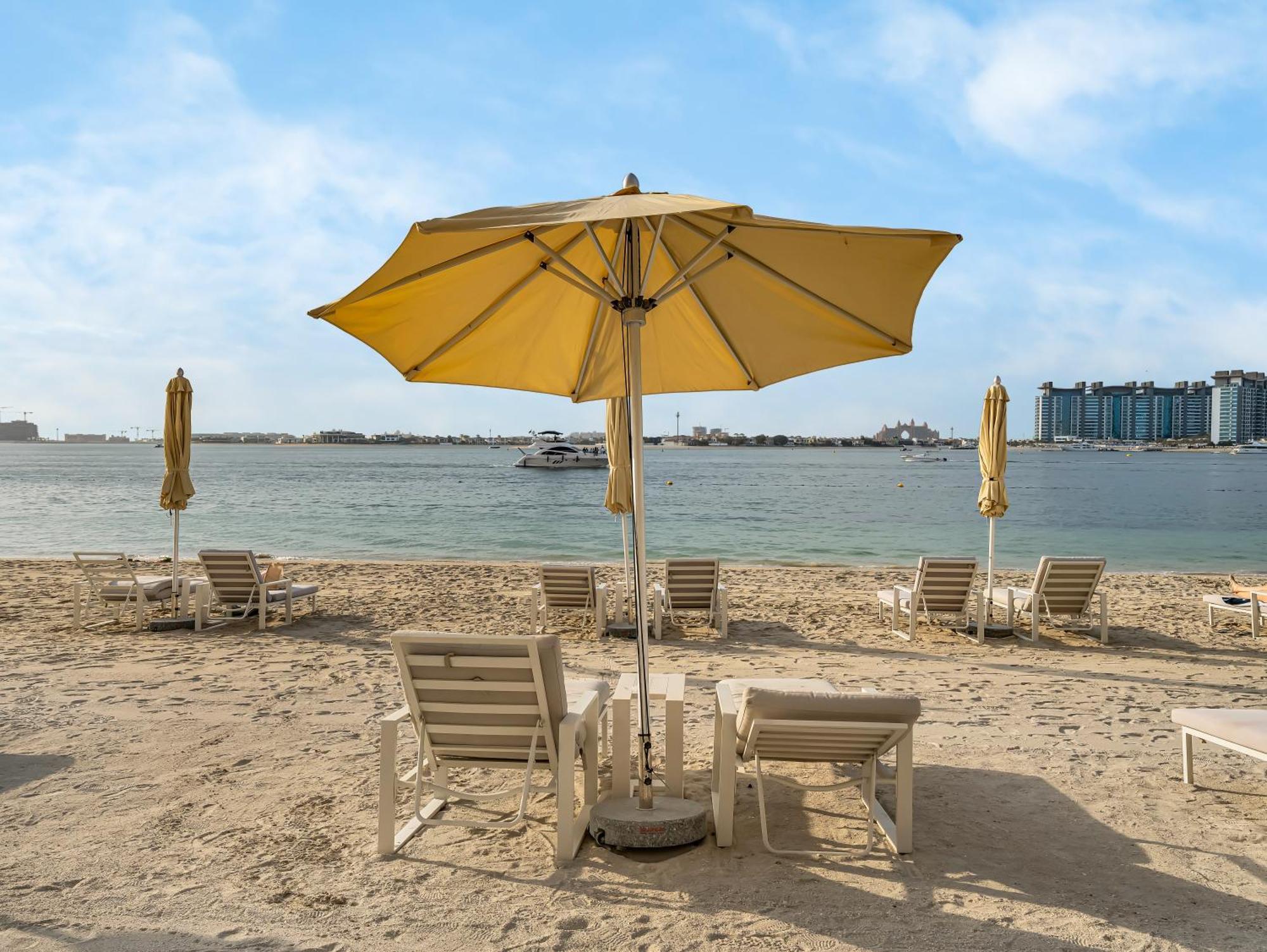 Utra Lux Large 1 Bedroom With Sunset Views And Private Beach Apartment