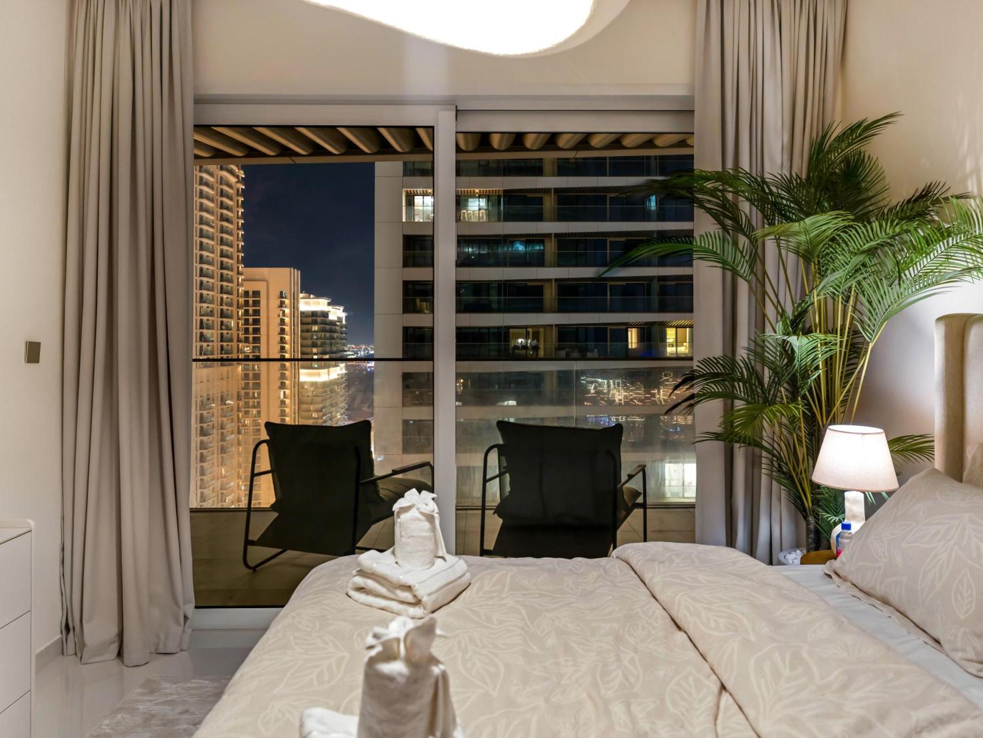 Utra Lux Large 1 Bedroom With Sunset Views And Private Beach Apartment *
