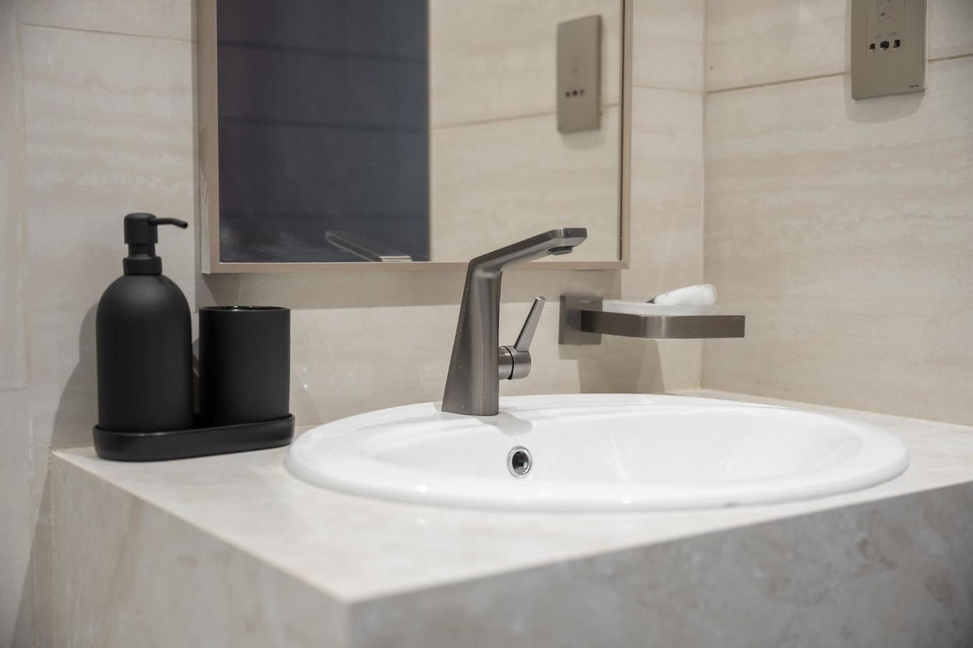 1 Bedroom In Nobles Tower With Burj Khalifa Views Apartment